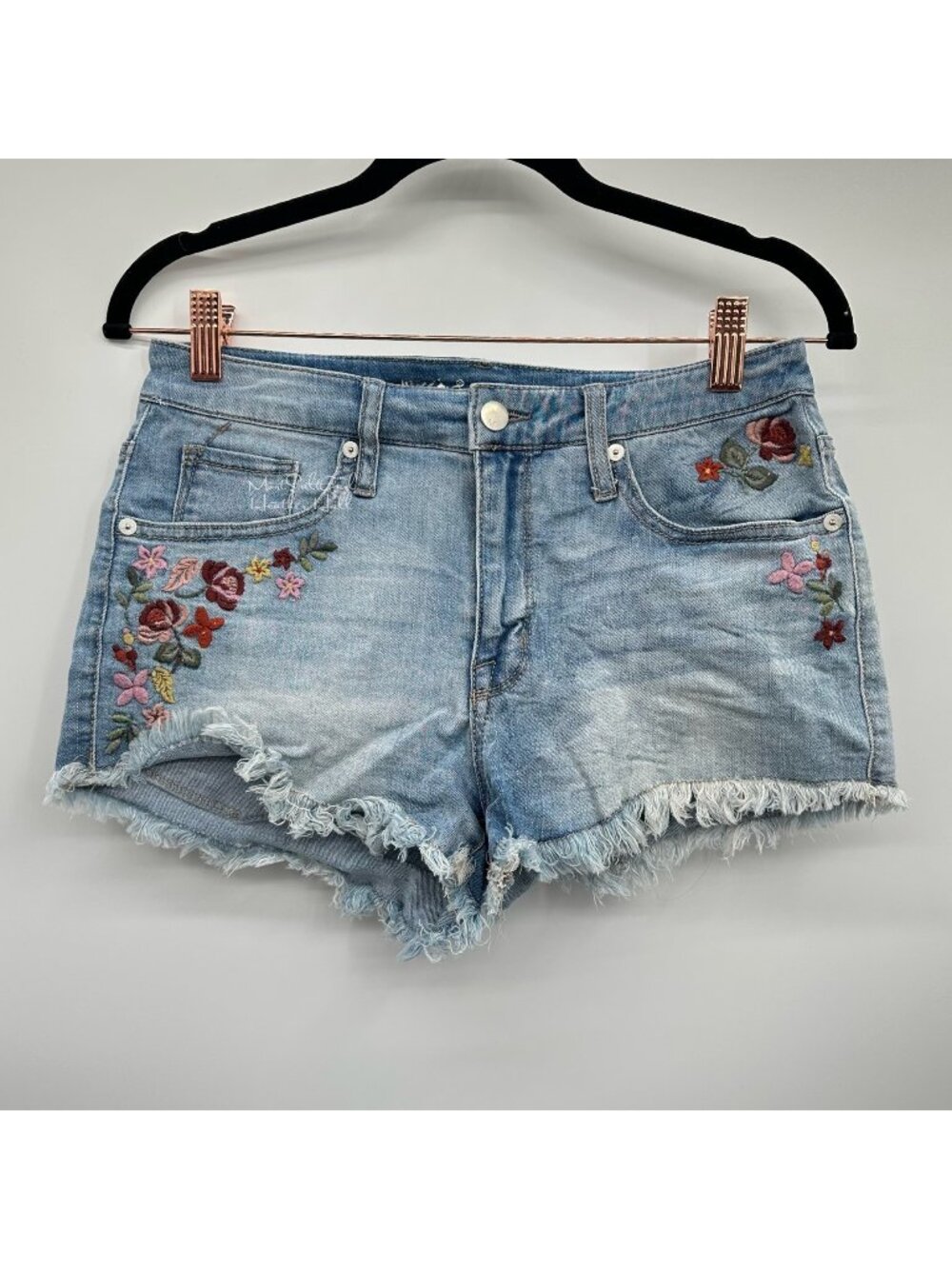 Mossimo High-Rise Flower Embroidered Booty Shorts Size 29